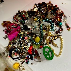 Lot Vintage Broken Jewelry #5
